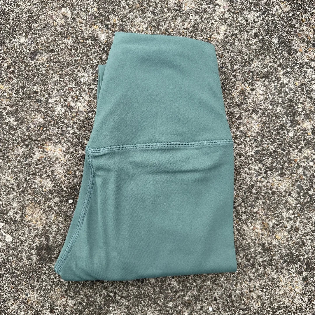 Solid Color Back Waist Pocket High Waist Yoga Legging